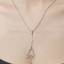 201 Stainless Steel Hollow Flower Pendant Necklace