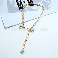 Fashionable versatile metal aesthetic chain necklace with large cross pendant pearl collar.